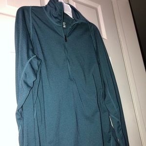 COLUMBIA WORKOUT HALF NECK ZIP UP‼️‼️✨